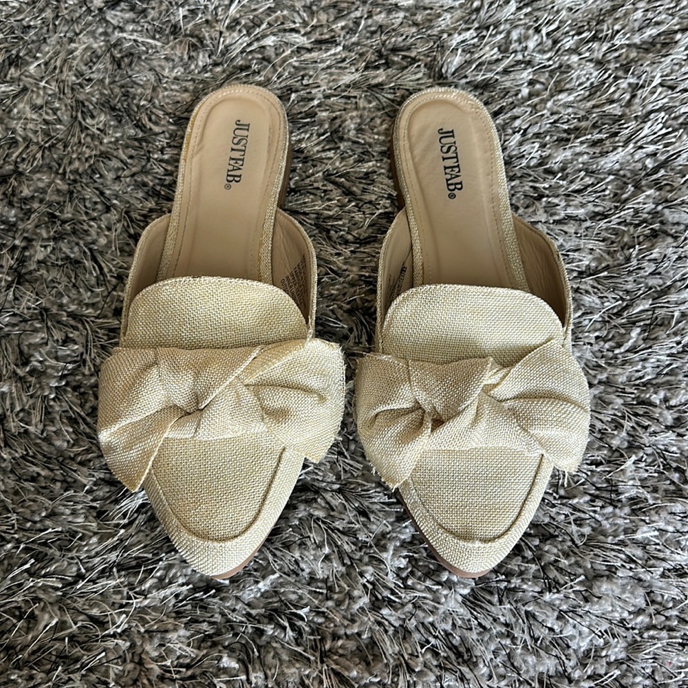 JustFab Creamy/gold Linen Slide-on Pointed Flats